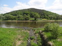 Soutok Labe / Pehna, Thürmsdorf je pak nejbližší obcí. Hora naproti na pravém břehu je Lilienstein.
