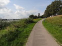 Chodník na pravém břehu Labe, Geesthacht.