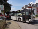 Linkový autobus v zastávce u přístaviště Geesthacht.