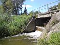 Malý splav vrací vodu z poloslepého rameno Labe Rudeč u Kostelce nad Labem zpět do řeky.
