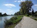 Kamenná cesta přes most pod Kostelcem nad Labem vede přes přívod z poloslepého ramene Rudeč.
