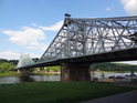 Loschwitzer Brücke, ocelový most přes Labe, první ve městě Dresden.