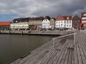 Nástupní schody v čele přístavu Binnenhafen, Glückstadt.