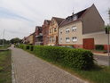 Malebná ulice An der Elbe leží, jak název napovídá na břehu Labe. Vede tu též cyklostezka Lutherweg Sachsen-Anhalt.