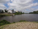 Levobřežní zátoka Stromelbe, kde se nachází přístav Sülzenhafen.