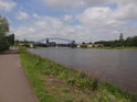 Stromelbe po levém břehu, v dáli most Sternbrücke.