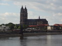 Magdeburger Dom pohledem přes Stromelbe a Hubbrücke.