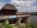 Dřevěný domek na levém břehu Stromelbe, Magdeburg.