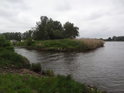 Levobřežní zátoka Labe, používaná jako přístav Wassersportvereins Buckau Fermersleben, Magdeburg.