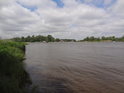 Labe nad rozdvojením Stromelbe / Alte Elbe, Magdeburg.