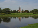 Kostel na levém břehu Labe v obci Boritz.