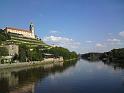 Mělník poskytne nejkrásnější pohled z menšího silničního mostu. Jedním pohledem spatříme zámek s vinicemi, Labe a Vltavu a také Vraňansko – Hořínský plavební kanál.