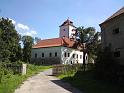 Zámek Lobkovice, několikrát přestavovaný, stojící na místě původní tvrze na levém břehu Labe.
