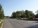 Silnice I/37 ve směru Pardubice – Hradec Králové, které součástí je most přes Opatovický kanál.