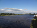 Labe nad silničním mostem Thälmannbrücke ve městě Schönebeck.