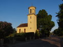 Dorfkirche Döbern, kostel v malé vesnici.