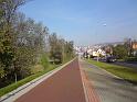 Souběh cyklistické stezky podél Labe a ulice Železničářská v Ústí nad Labem.