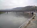 Jedním pohledem ze staveniště na levém břehu Labe v Ústí nad Labem lze spatřit železniční most, zálek Větruše a soutok Labe s Bílinou.